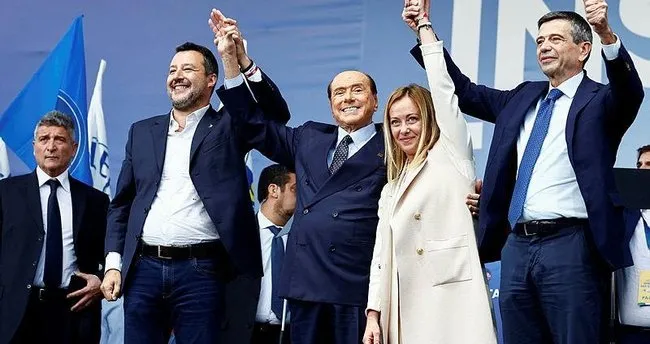İtalya'da sağ ittifak seçim öncesi son mitingini yaptı