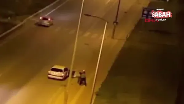 Antalya'da sokak ortasında erkek arkadaşını tekme tokat döven kadın kamerada | Video