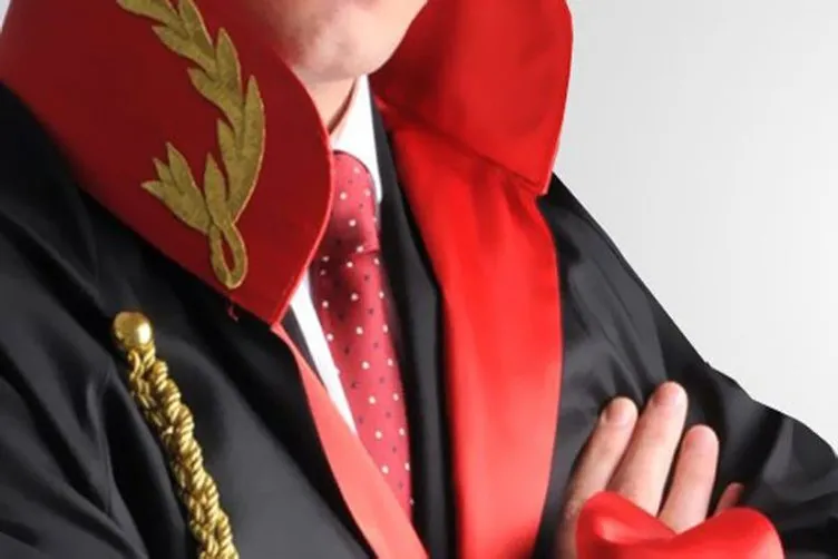 Adliyede uykucu hakim krizi: Eski karım bana büyü yaptı beni…