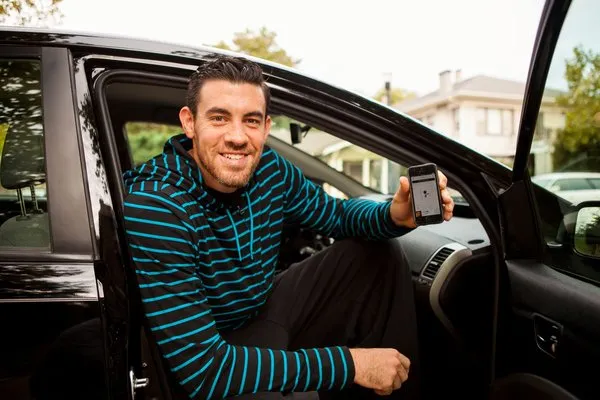 Uber ile sarı taksi polemiği! Avrupa Uber'i tartışıyor...