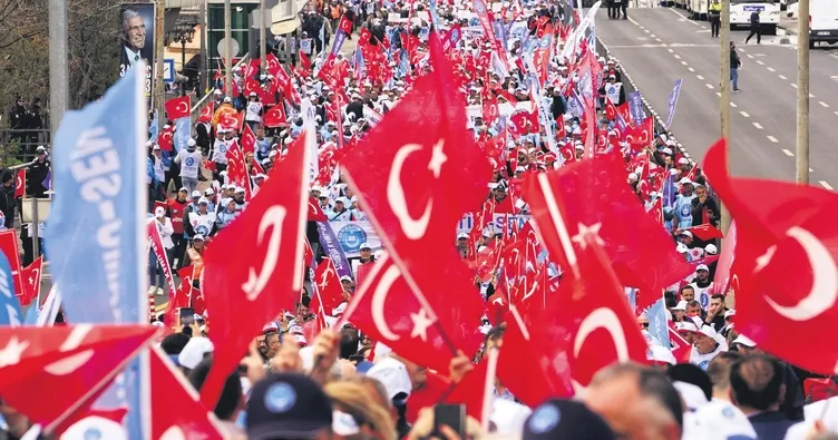 Yurtta davullu zurnalı, horonlu 1 Mayıs