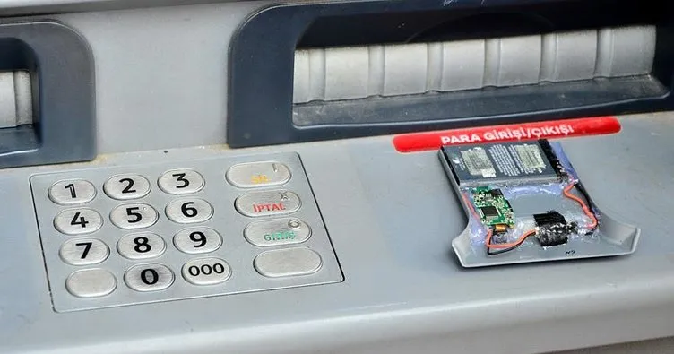 ATM’de kart şifresi kayıt kamera aparatı bulundu
