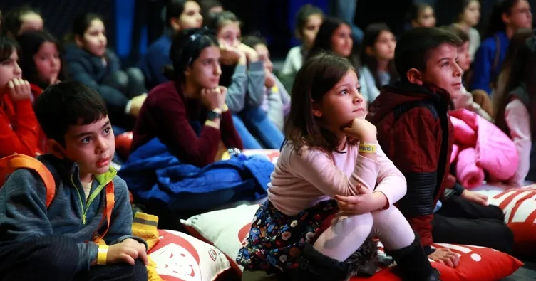 Sanatsever minikler atölyelerde buluştu