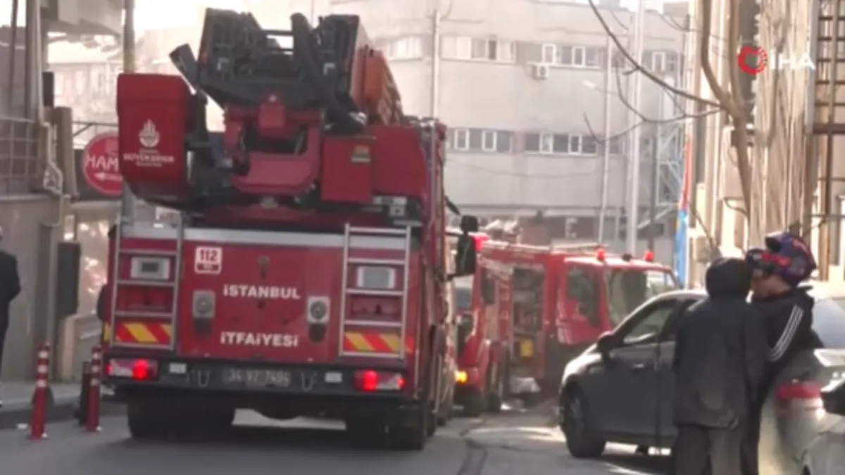 SON DAKİKA | Bayrampaşa Kaymakamlığı’nda yangın paniği: Çalışanlar tahliye edildi! SON DAKİKA | Bayrampaşa Kaymakamlığı’nda yangın paniği: Çalışanlar tahliye edildi!