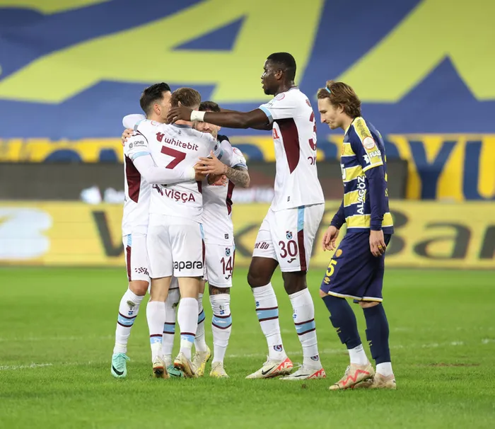 son-dakika-haberi-trabzonspor-mke-ankaragucu-deplasmaninda-firtina-baskentte-gol-perdesini-acti-1704562410793.jpg