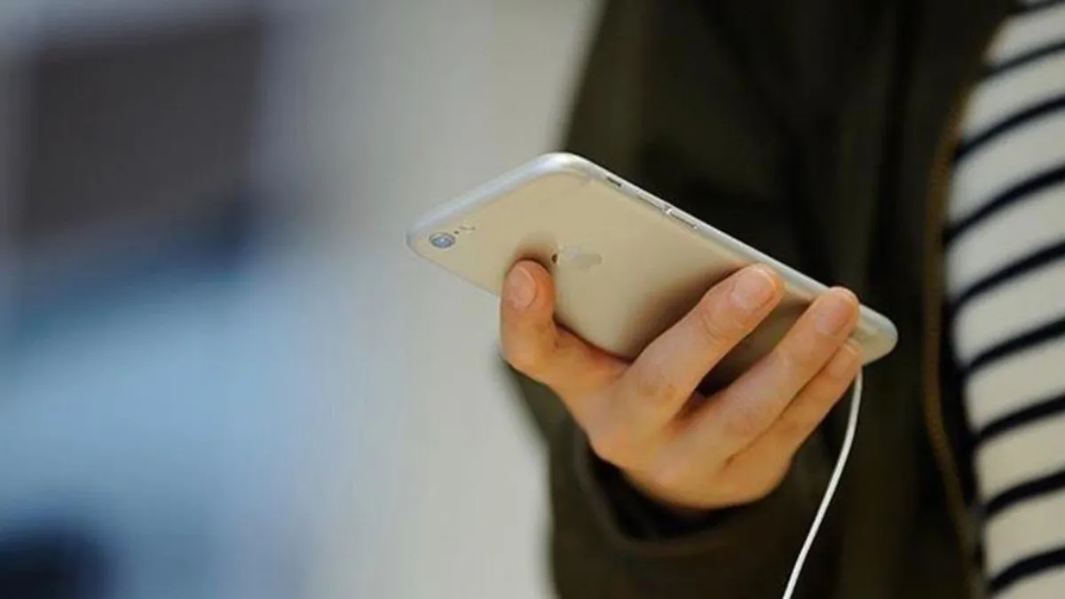83 yaşındaki adamı telefonla arayıp 72 milyon dolandırdılar! Yaşlı adam bin 758 Cumhuriyet altını elleriyle teslim etti 83 yaşındaki adamı telefonla arayıp 72 milyon dolandırdılar! Yaşlı adam bin 758 Cumhuriyet altını elleriyle teslim etti