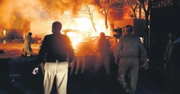Pakistan’da otel otoparkına bombalı saldırı: 4 ölü, 12 yaralı