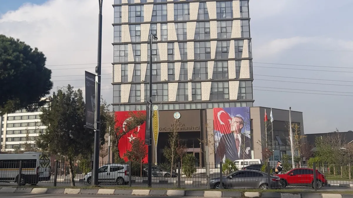 Yeni Parti’de kavga erken başladı: Başkanlar sosyal medyada birbirlerine girdi! 'Yaptığın büyük ayıp'