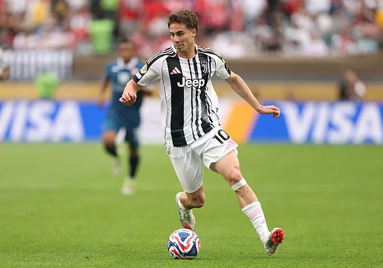 Milli futbolcu Kenan Yıldız resmen imzayı atıyor! 10 Son dakika transfer haberi: Milli futbolcu Kenan Yıldız resmen imzayı atıyor! Yeni kazancı dudak uçuklatacak...