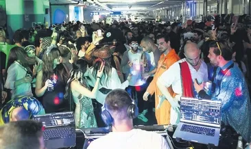 Sığınaklara İsrailli olmayanları almıyorlar