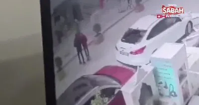 Vinçle taşınan kapı, 14 yaşındaki çocuğun üzerine düştü | Video