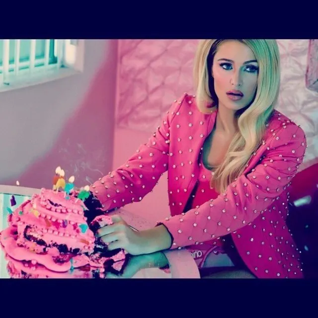 Paris Hilton ’Barbie’ oldu