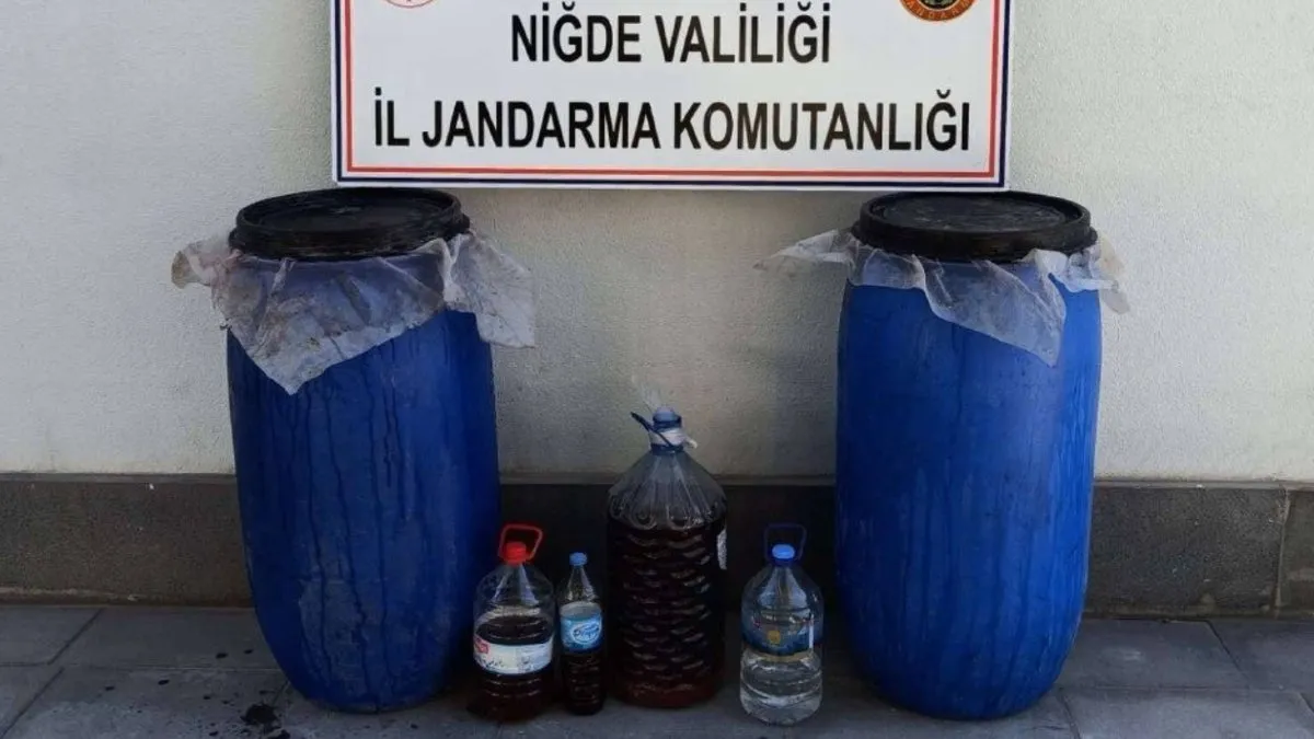 Niğde’de ‘el yapımı alkol’ operasyonu: 322 litre ele geçirildi! Niğde’de ‘el yapımı alkol’ operasyonu: 322 litre ele geçirildi!