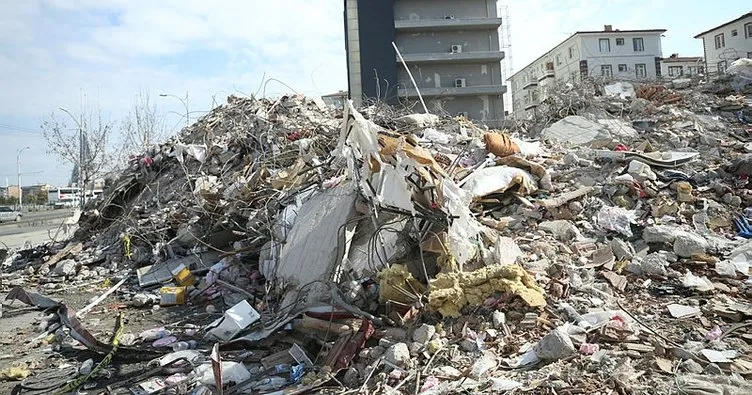 Kahramanmaraş merkezli depremlerde Malatya’da 3 bin 889 bina yıkıldı