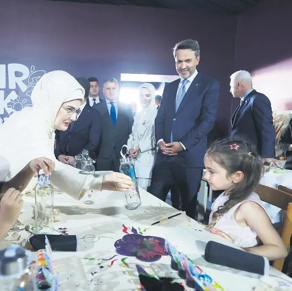 emine-erdogan-sifir-atik-forumu-acilisinda-konustu-sifir-atikla-hem-doga-hem-de-insanlik-iyilesecek-1780690018003.jpeg