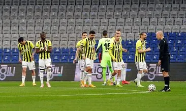 Son dakika: Başakşehir-Fenerbahçe maçında çok konuşulacak karar! VAR hakemi davet etmedi...
