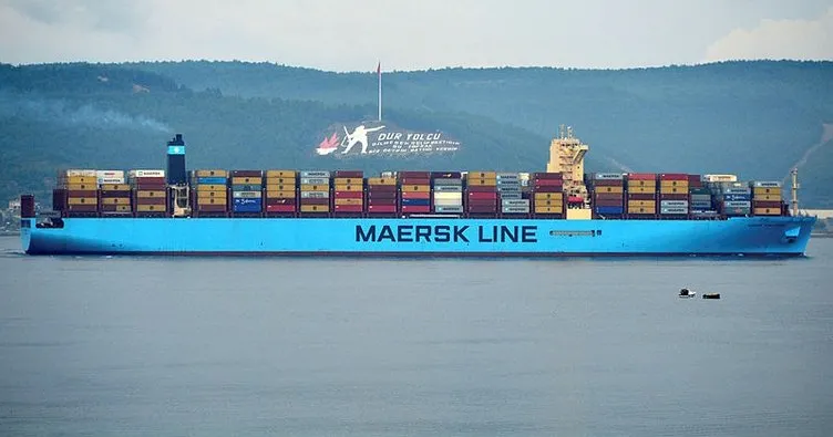 Dev konteyner gemisi Çanakkale Boğazı’ndan geçti