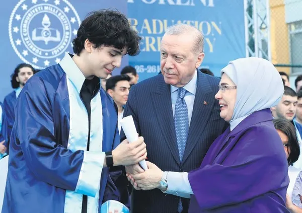 erdogan-torunu-omer-tayyipe-diplomasini-verdi-1782508149526.jpeg