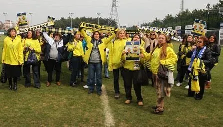 Fenerbahçe antrenmanını kadınlar da izledi