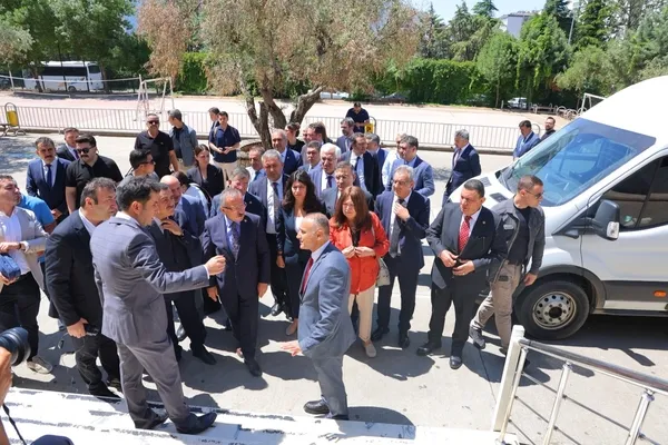 tbmm-arastirma-komisyonu-kahramanmarastaki-okul-saldirisini-yerinde-inceledi-1781264680536.jpg