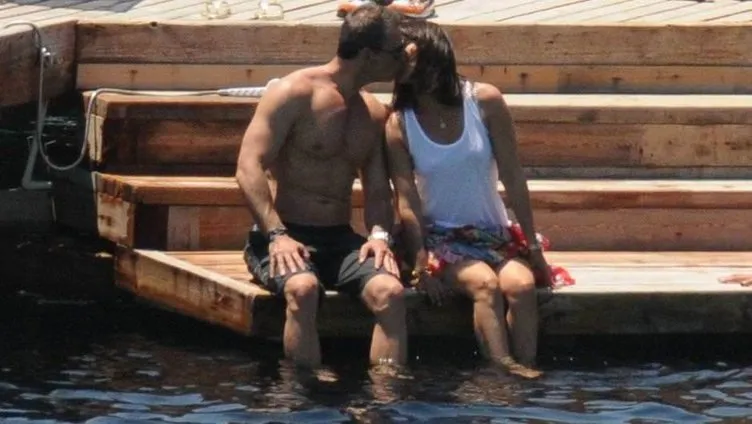 Murat Başoğlu ile eşi iskelede aşka geldi