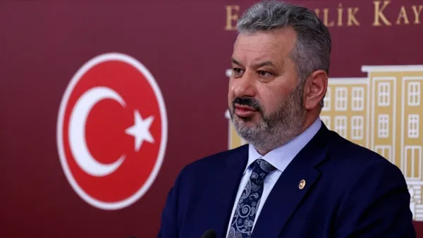 cumhur-ittifakindan-chp-dem-kandil-ucgenindeki-kirli-isbirligine-sert-tepki-rotasini-milletin-cizmedigi-siyase-1707393624186.jpg Cumhur İttifakı'ndan CHP-DEM-Kandil üçgenindeki kirli işbirliğine sert tepki: Rotasını milletin çizmediği siyaset iflas eder