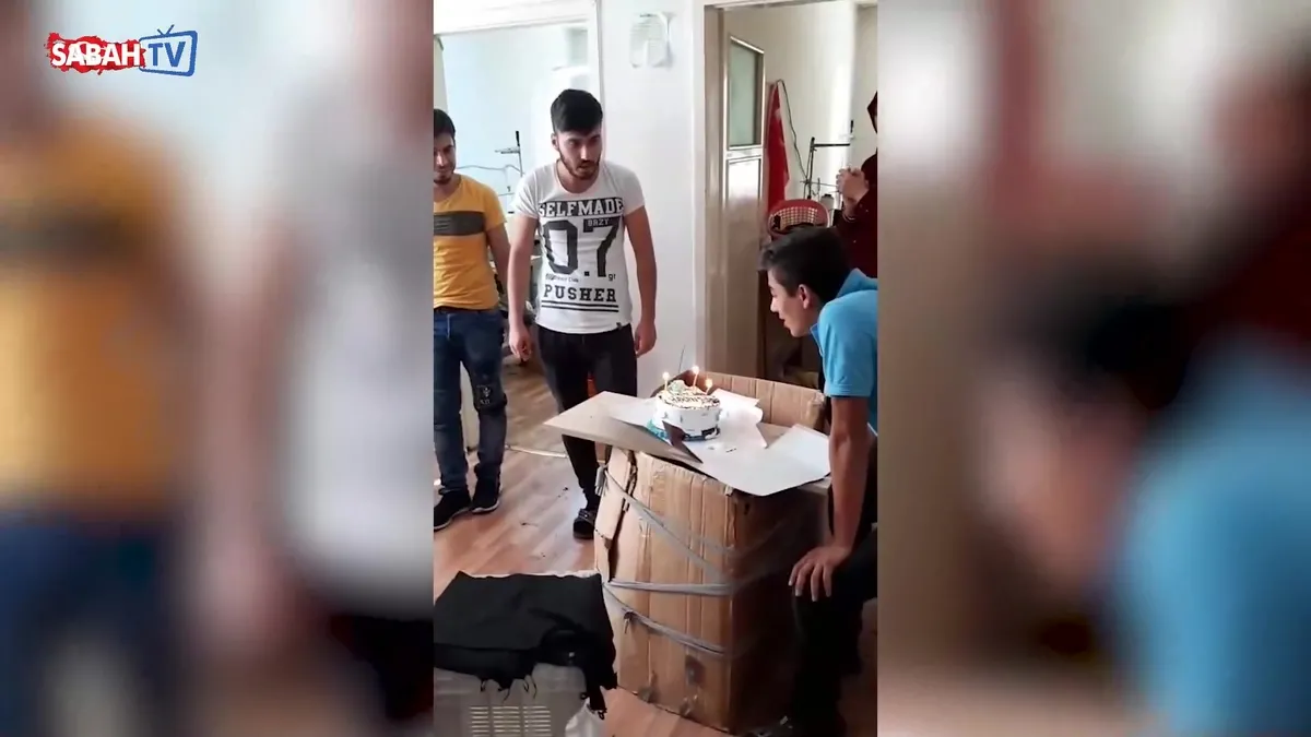 Hakan Çakır hep 23 yaşında… Son doğum gününden geriye bu görüntüler kaldı… | Video videosunu izle Hakan Çakır hep 23 yaşında… Son doğum gününden geriye bu görüntüler kaldı… | Video videosunu izle