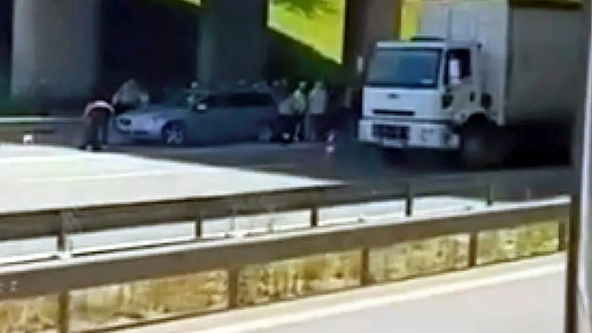Küçükçekmece’de otomobille çarpışan motosikletin sürücüsü öldü Küçükçekmece’de otomobille çarpışan motosikletin sürücüsü öldü