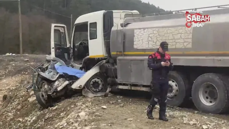 Bolu’da otomobil, kamyona ok gibi saplandı: 2 ölü | Video