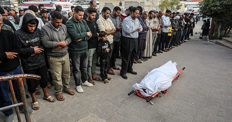 Gazze’de can kaybı 72 bin 551’e yükseldi