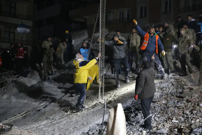 son-dakika-kahramanmaras-deprem-bolgesinden-aci-haberler-olu-ve-yarali-sayisi-icin-yeni-aciklama-1675711797655.jpg SON DAKİKA: Kahramanmaraş deprem bölgesinden acı haberler! AFAD'dan ölü sayısı ve yaralı sayısı için yeni açıklamalar