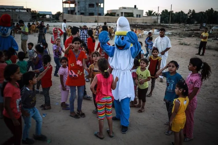 Gazzeli çocuklara eğlenceli etkinlik