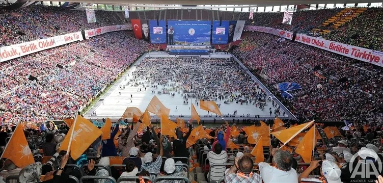 AK Parti'nin yerel seçim stratejisi şekilleniyor: Şehrin kimliğine göre aday! Ankara, İstanbul ve İzmir'in karneleri çıkarılacak