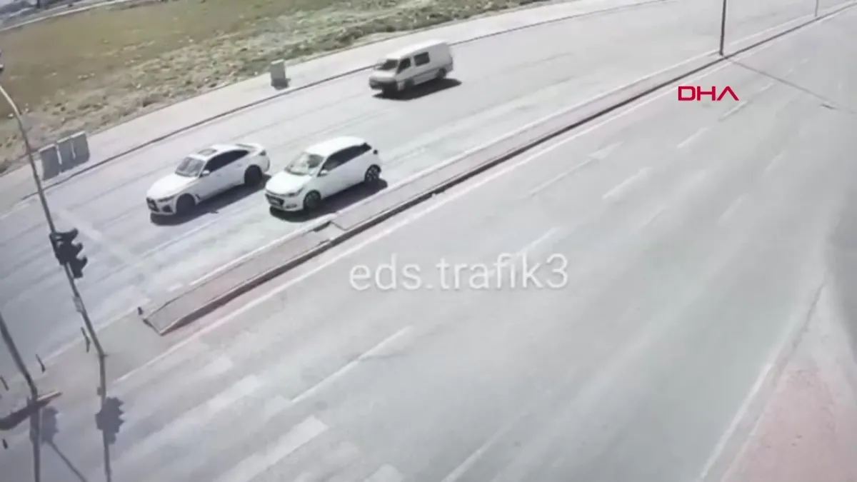 Konya’da Mevlüt öğretmenin ölümüne neden olan sürücüden ‘Kendimde değildim! açıklaması | Video videosunu izle Konya’da Mevlüt öğretmenin ölümüne neden olan sürücüden ‘Kendimde değildim! açıklaması | Video videosunu izle