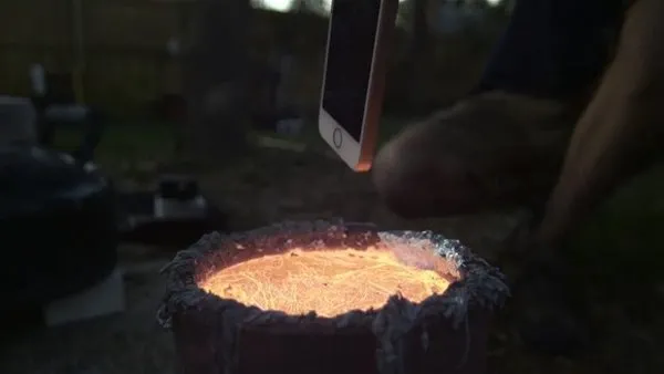 iPhone'u alüminyuma attılar
