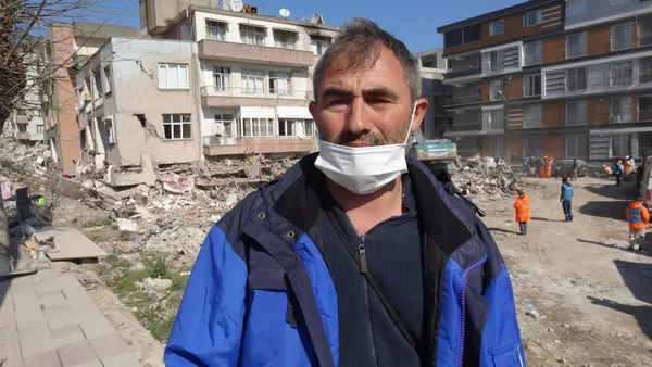 gocuk-altinda-2-saat-kaldi-cikinca-komsularini-kurtardi-1676446342160.jpg