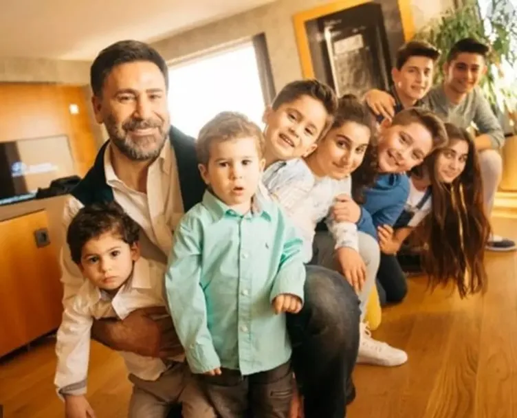 13 çocuğu olan Elon Musk’ı örnek aldı! Türkücü İzzet Yıldızhan yeniden baba olmaya yeşil ışık yaktı...