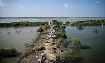 Pakistan sular altında