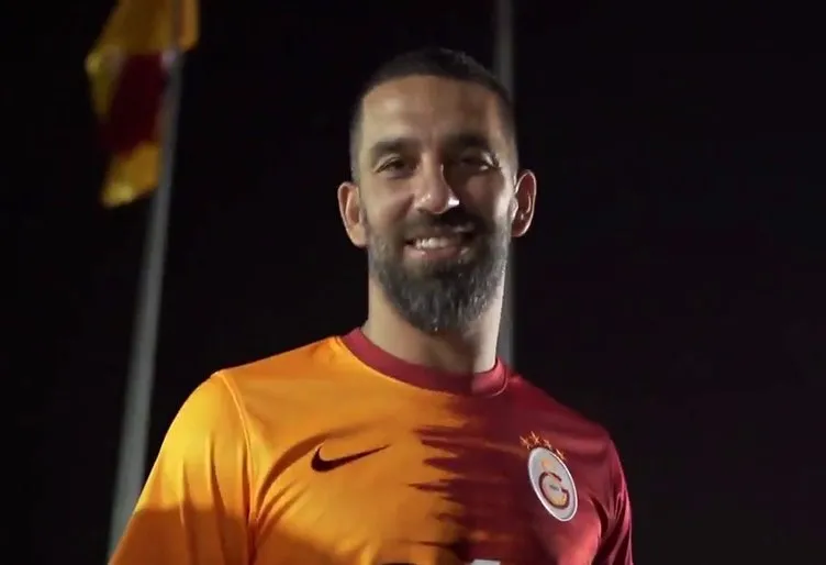 Transferde son dakika: Galatasaray’da 2 flaş ayrılık!