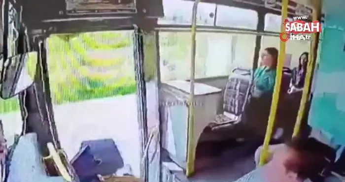 Adana’da feci olay! Kapısı açık seyreden otobüsten böyle düştü | Video