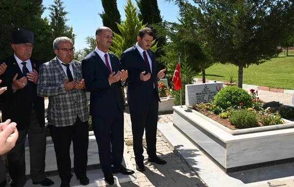 sanliurfa-valisi-salih-ayhan-sehitligi-ziyaret-etti-1653055520423.jpg