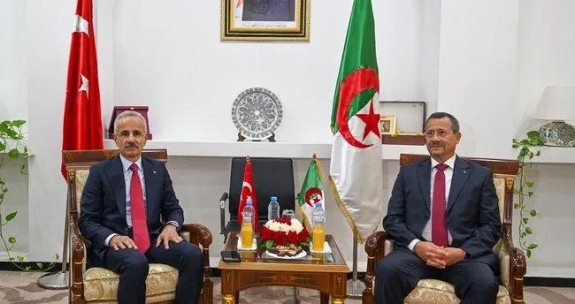Bakan Uraloğlu, Cezayirli Bayındırlık Bakanı ile görüştü Bakan Uraloğlu, Cezayirli Bayındırlık Bakanı ile görüştü