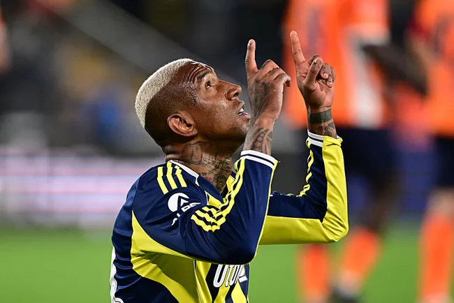son-dakika-fenerbahce-evinde-yapmadi-basaksehiri-taliscanin-golleriyle-devirdi-1777748051067.jpg