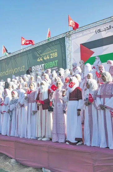 Türk bayraklarıyla dünyaevine girdiler