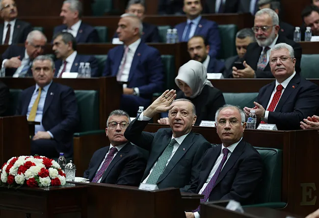 son-dakika-baskan-erdogandan-chpye-sert-tepki-istanbulda-escobar-duzeni-kuran-onlar-1744200774574.jpeg