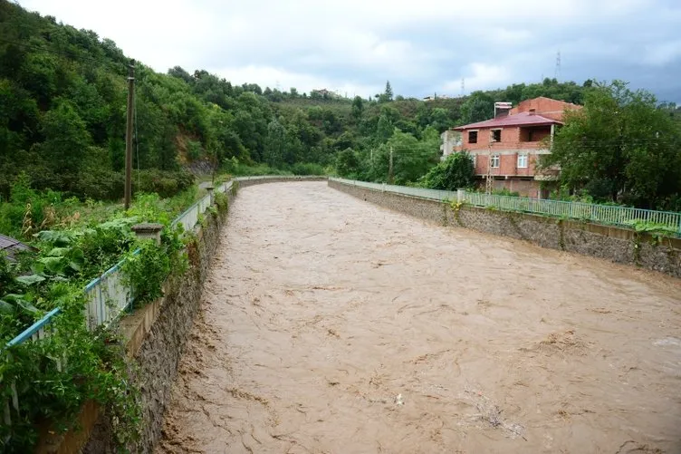 Son dakika: Giresun'da sel felaketi! Önüne kattığı her şeyi götürdü...