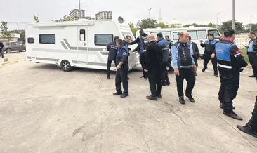 Tekerlekli yalılar sahilden kaldırıldı