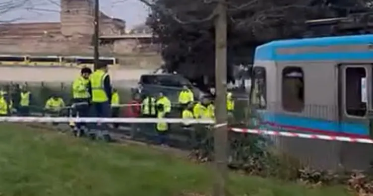 Topkapı’da tramvay raydan çıktı
