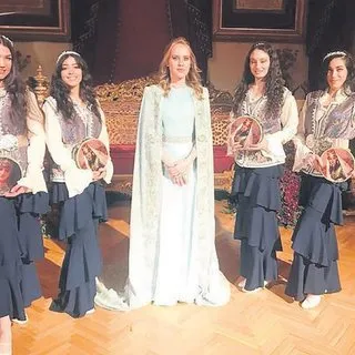 Yalıda kına gecesi
