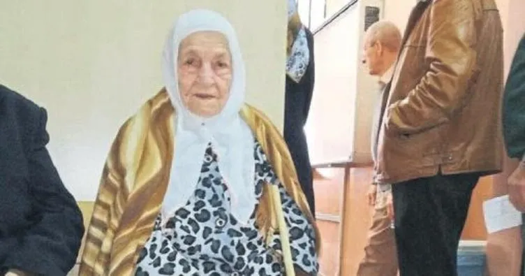 100 yaşındaki Gülizar nine herkese örnek oldu